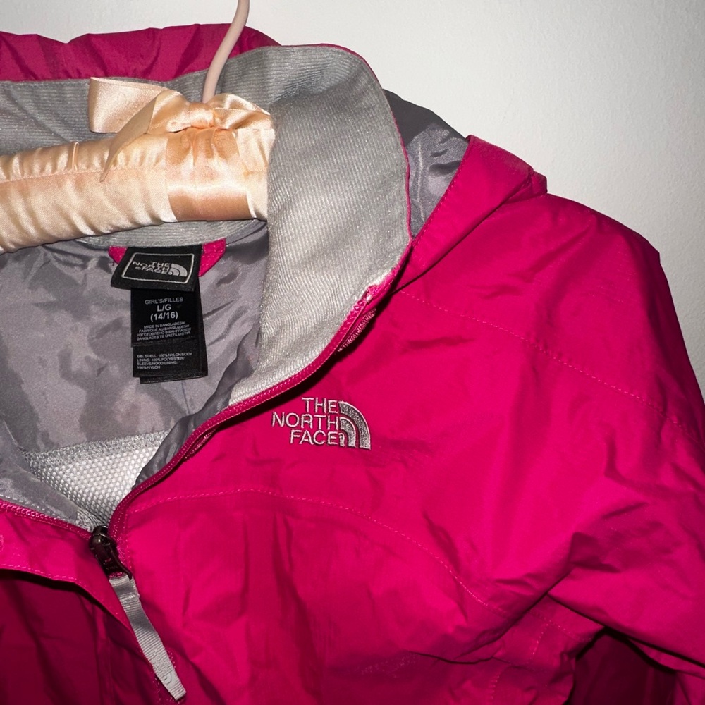 The North Face Pink Hooded Windbreaker Jacket - Picture 4 of 5